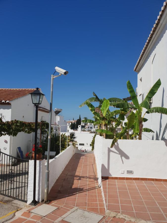 Mateo Apartamentos Nerja Bagian luar foto